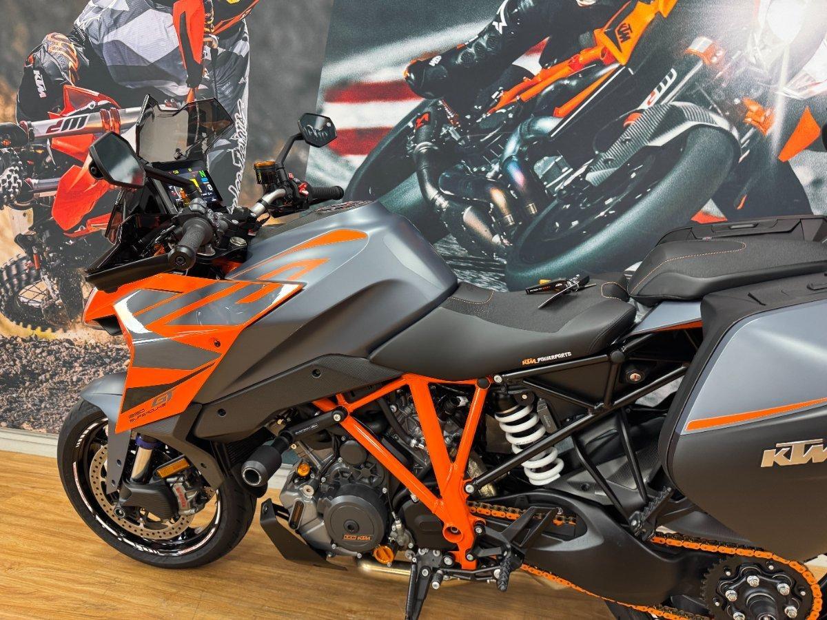 2022 KTM 1290 SUPER DUKE GT SPORTS