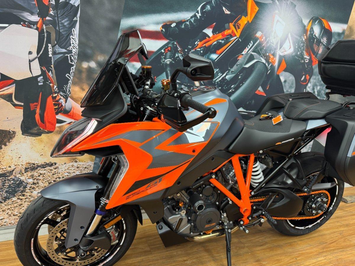 2022 KTM 1290 SUPER DUKE GT SPORTS