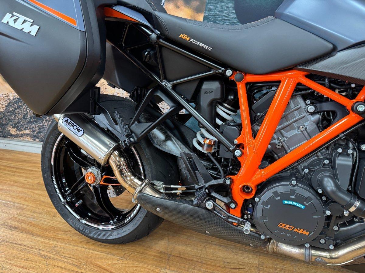 2022 KTM 1290 SUPER DUKE GT SPORTS