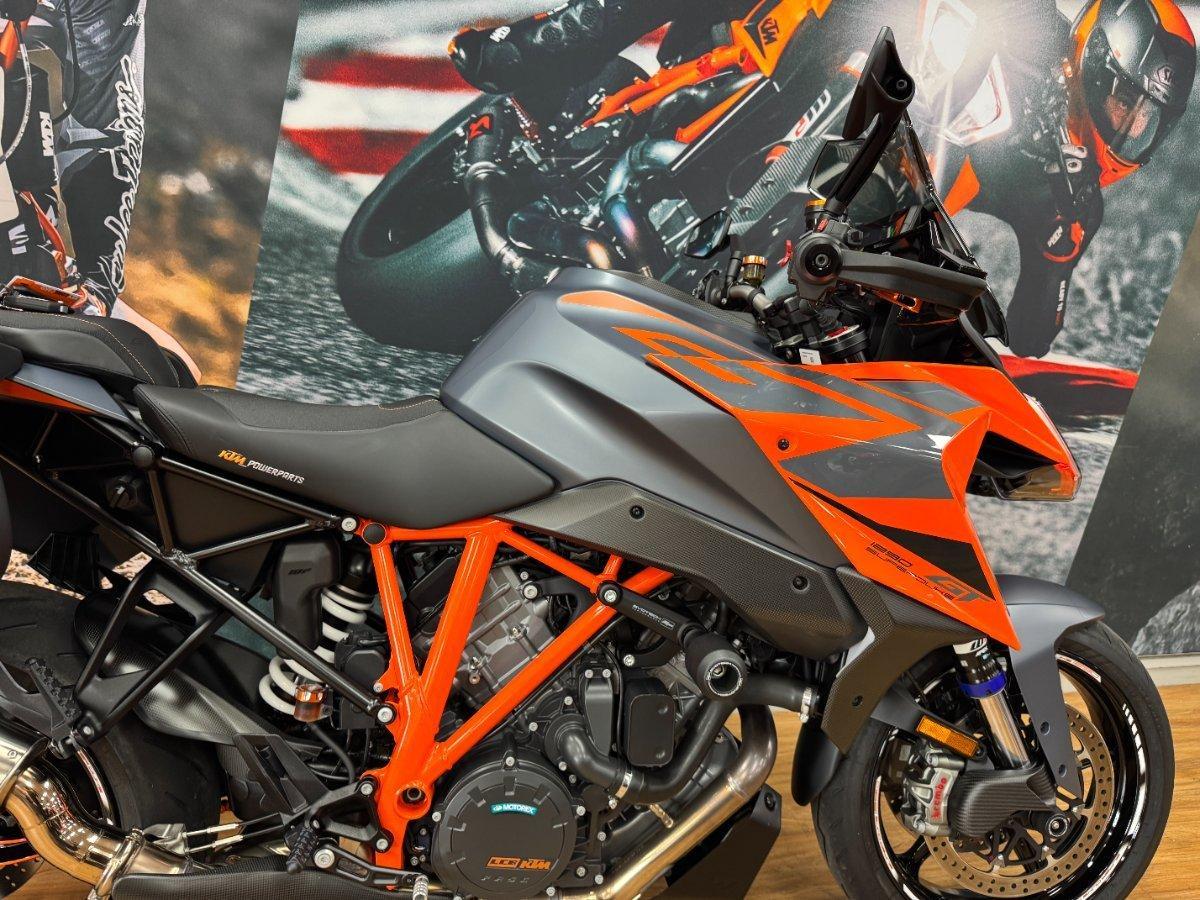 2022 KTM 1290 SUPER DUKE GT SPORTS