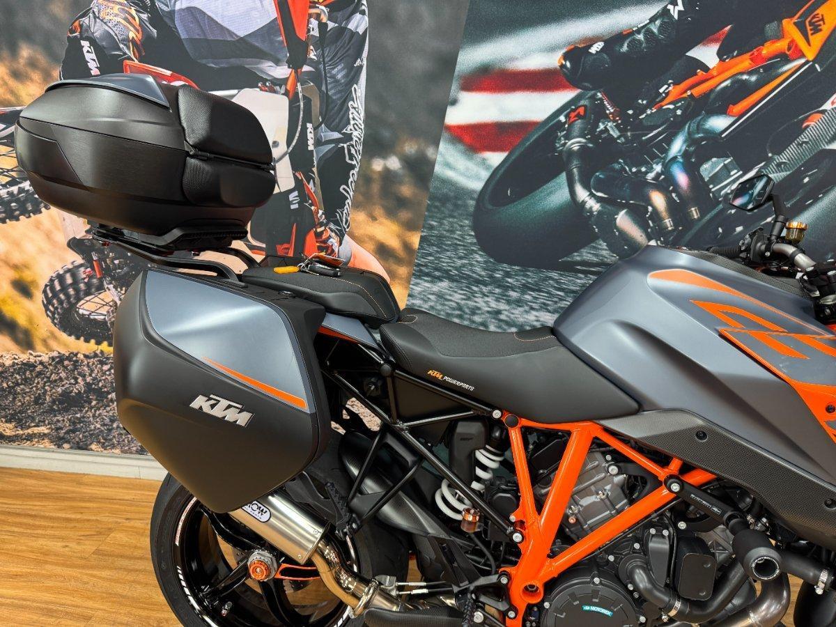 2022 KTM 1290 SUPER DUKE GT SPORTS