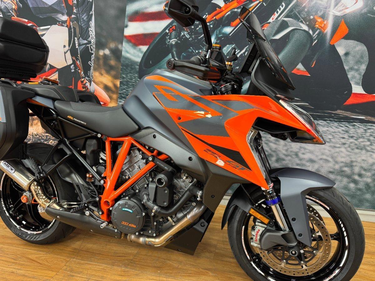 2022 KTM 1290 SUPER DUKE GT SPORTS
