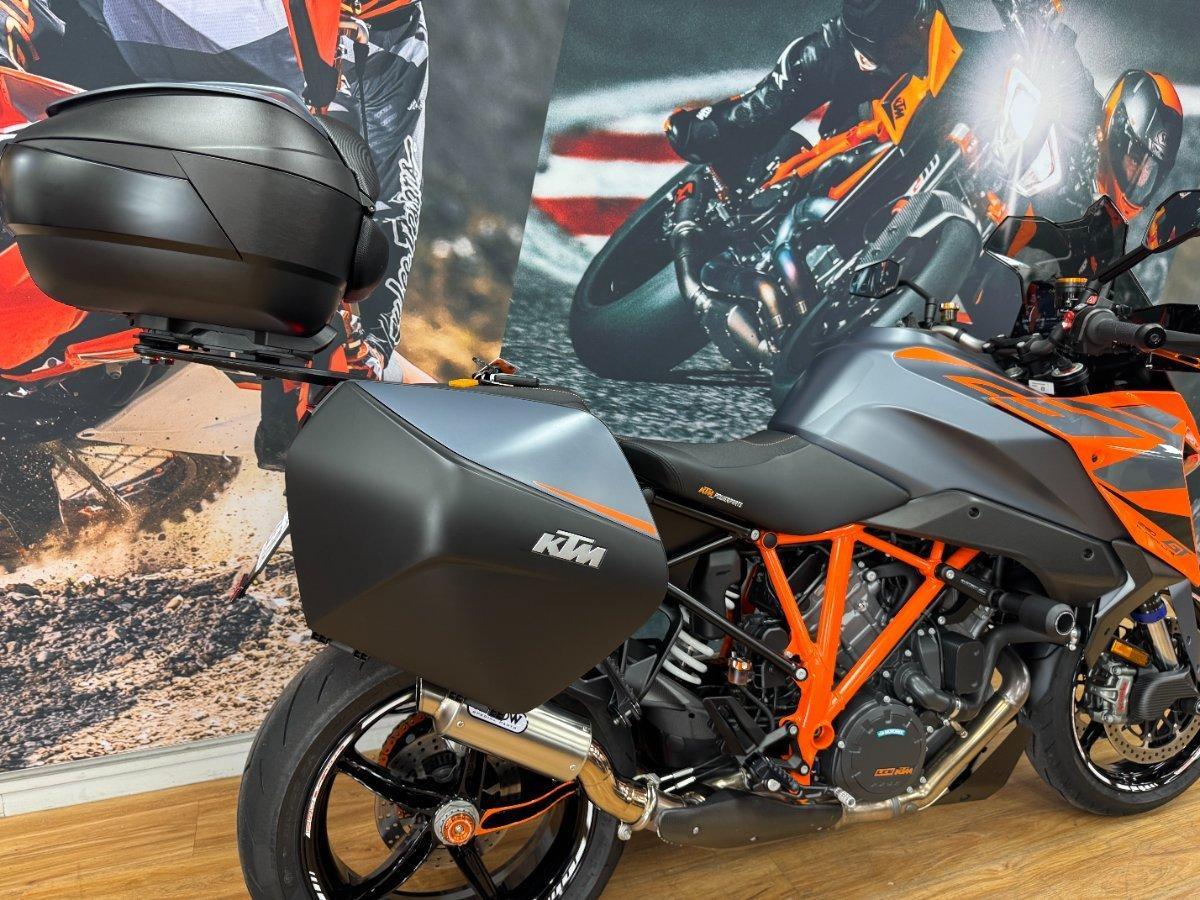 2022 KTM 1290 SUPER DUKE GT SPORTS