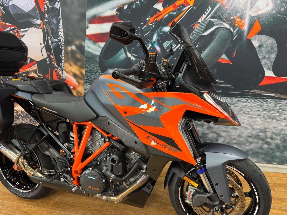 2022 KTM 1290 SUPER DUKE GT SPORTS