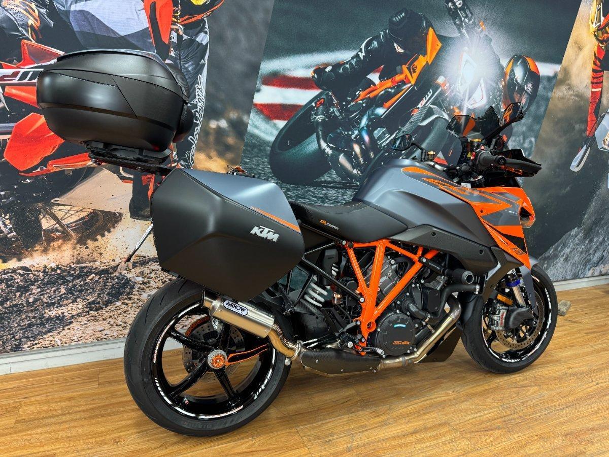 2022 KTM 1290 SUPER DUKE GT SPORTS