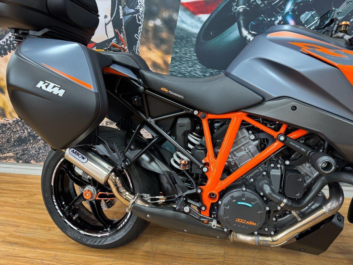 2022 KTM 1290 SUPER DUKE GT SPORTS
