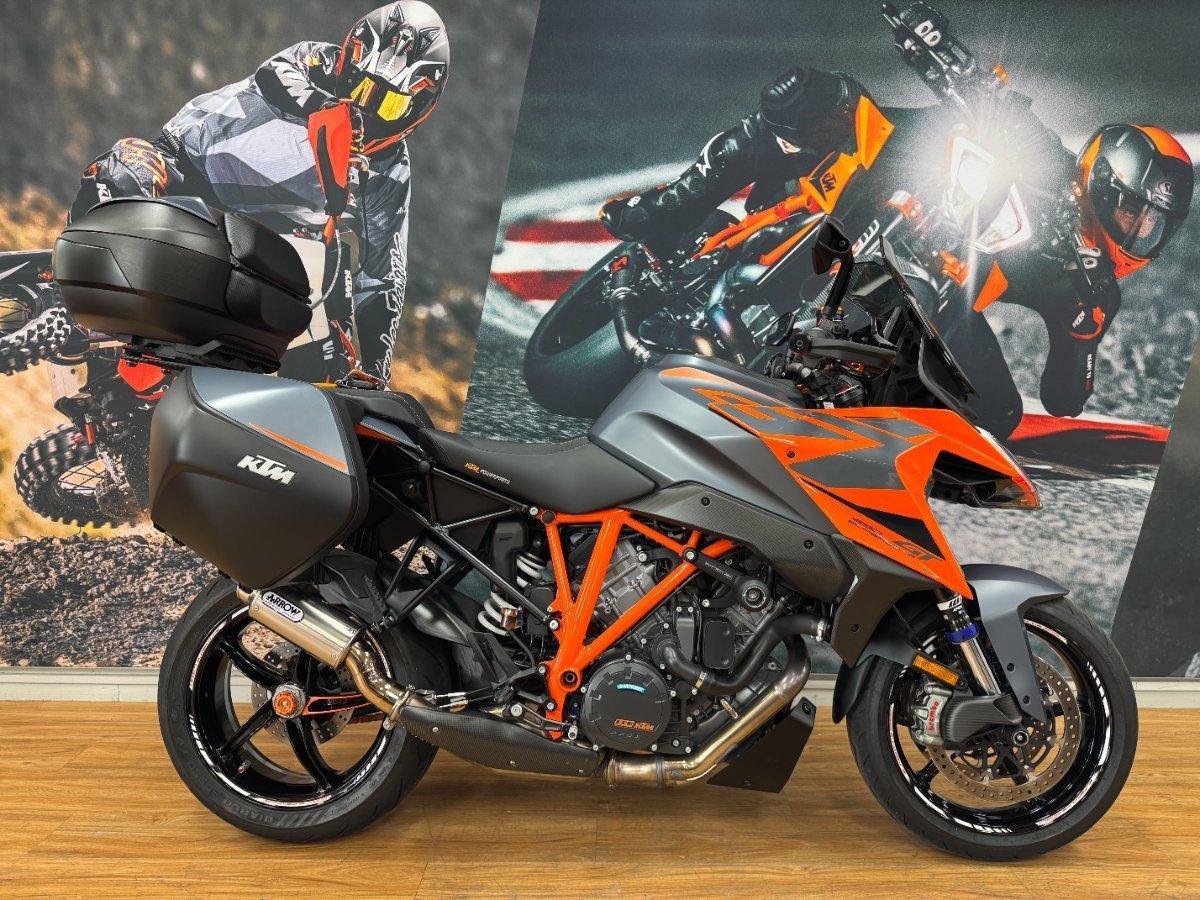 2022 KTM 1290 SUPER DUKE GT SPORTS