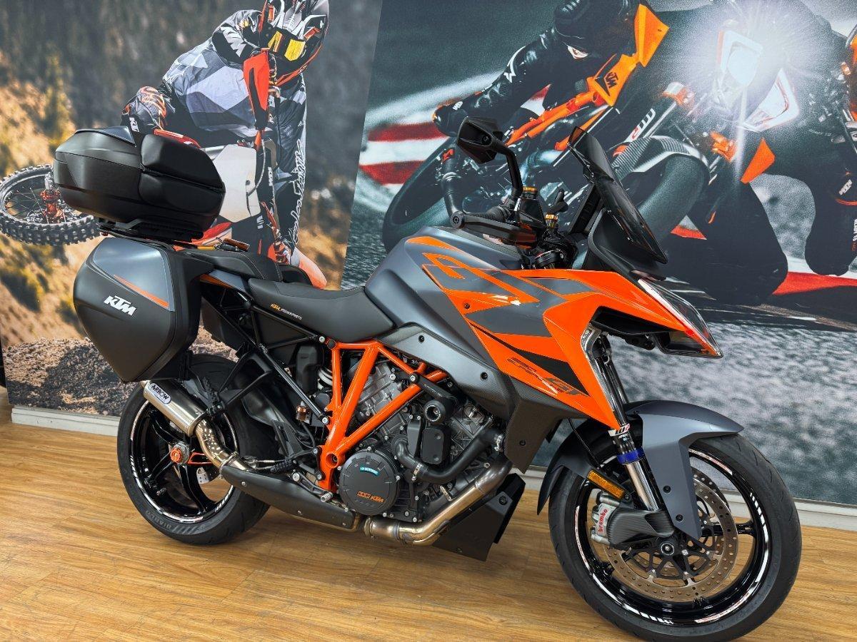 2022 KTM 1290 SUPER DUKE GT SPORTS