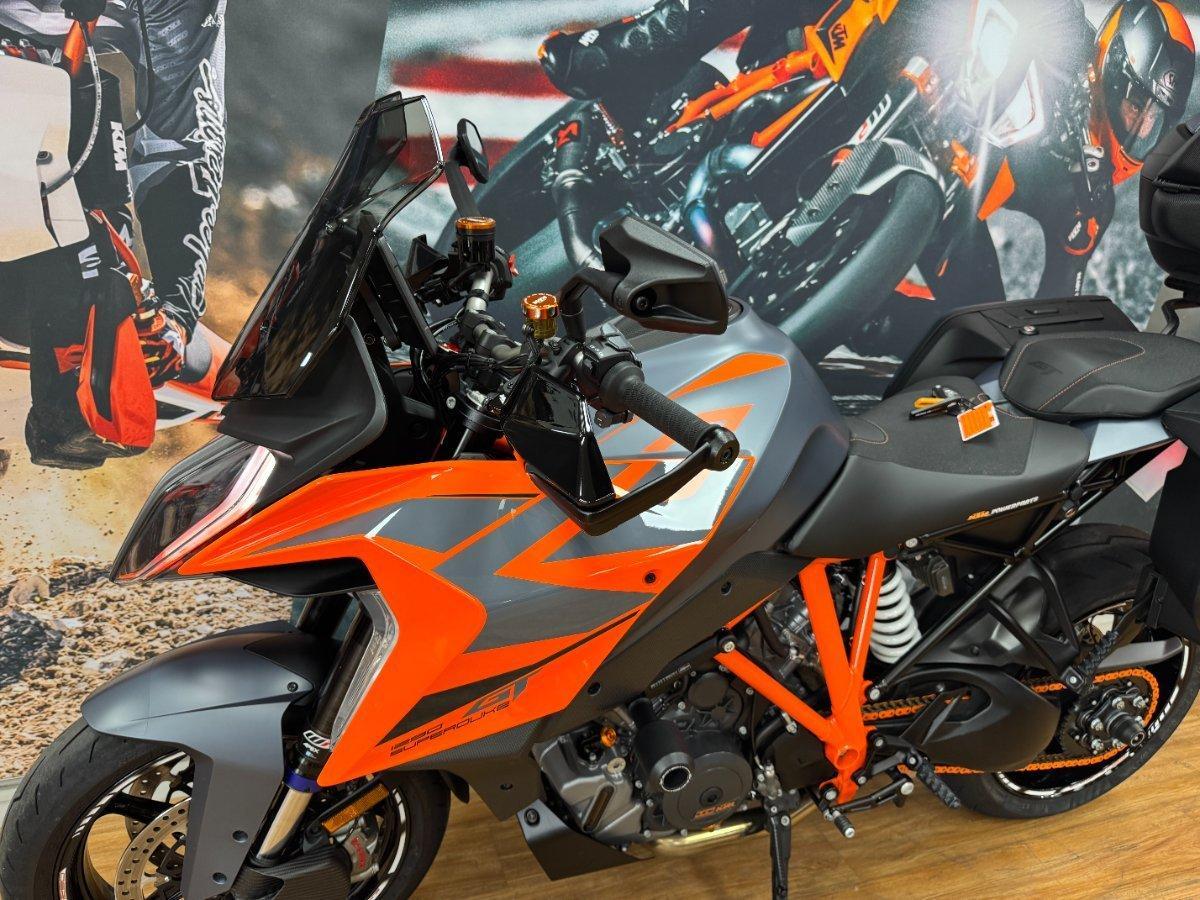 2022 KTM 1290 SUPER DUKE GT SPORTS