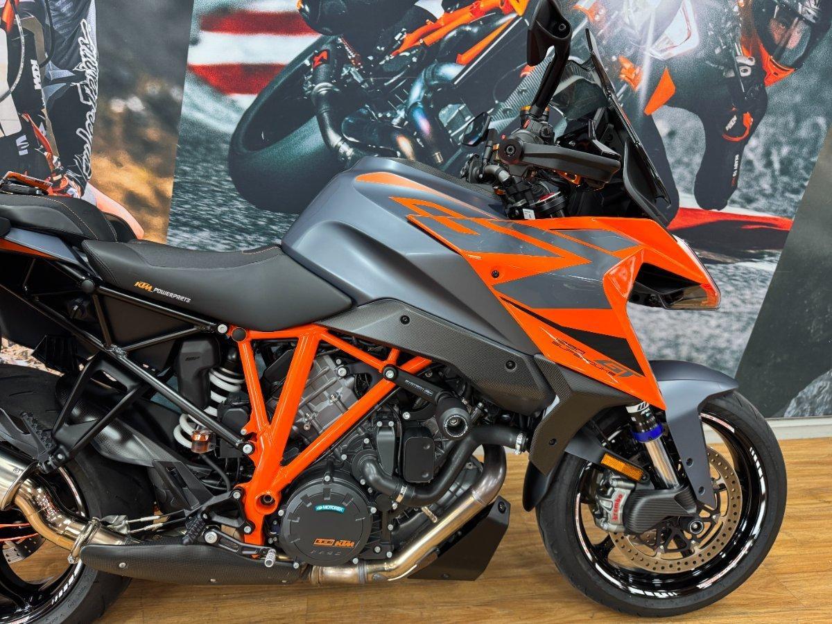 2022 KTM 1290 SUPER DUKE GT SPORTS