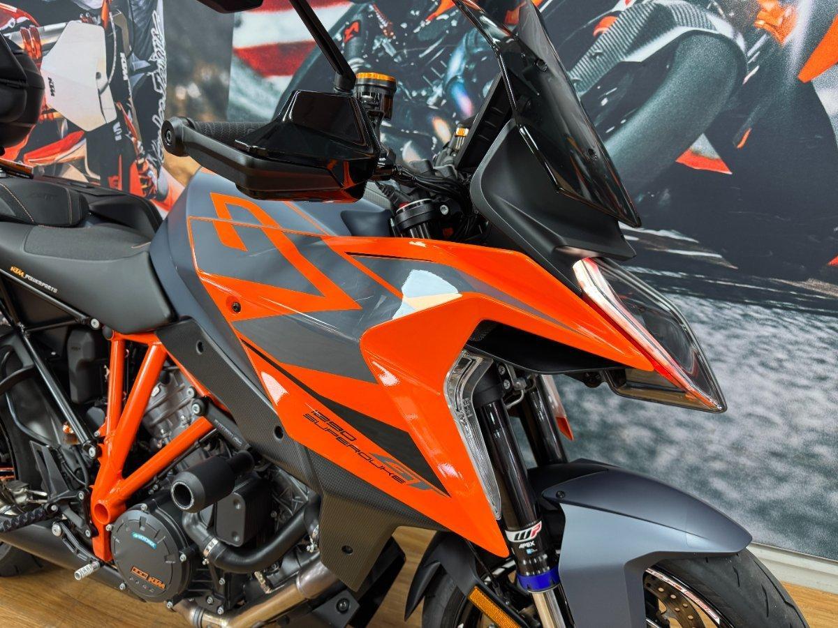 2022 KTM 1290 SUPER DUKE GT SPORTS