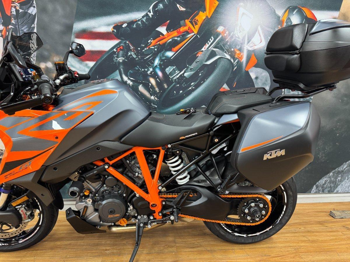 2022 KTM 1290 SUPER DUKE GT SPORTS