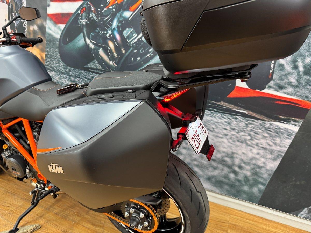 2022 KTM 1290 SUPER DUKE GT SPORTS