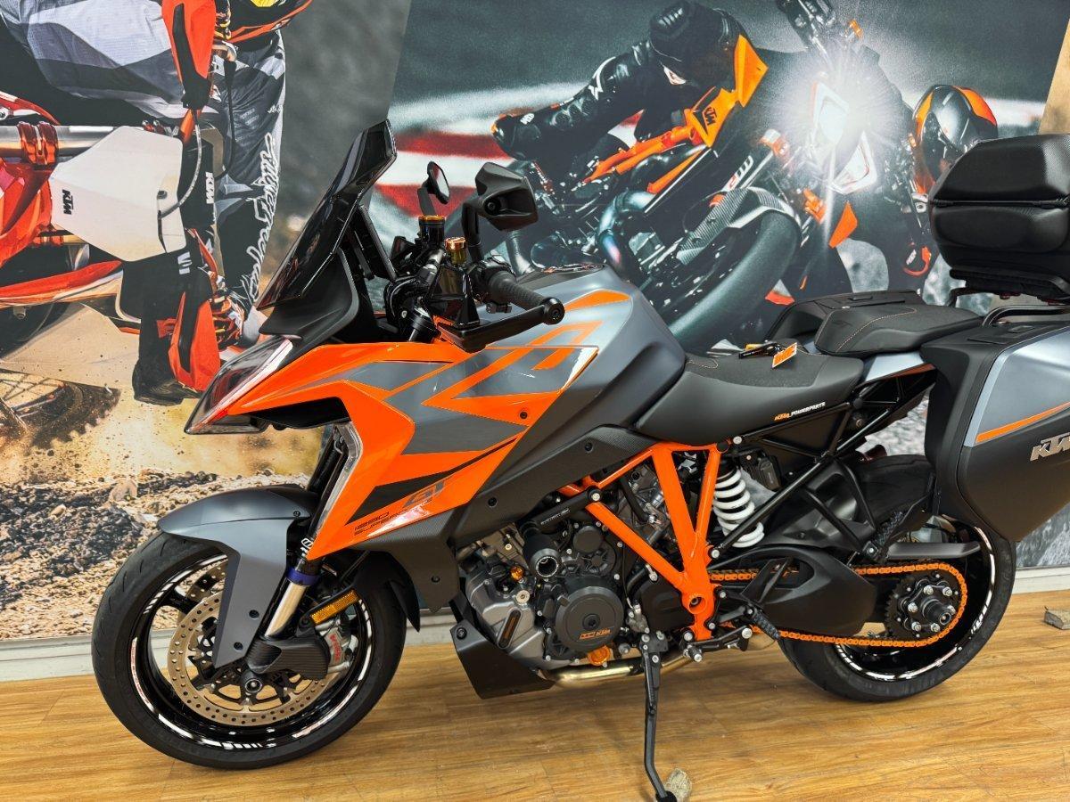 2022 KTM 1290 SUPER DUKE GT SPORTS