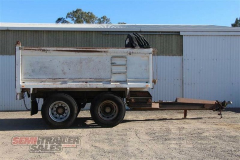 2008 AJ Stock Pig Tipping Pig Trailer