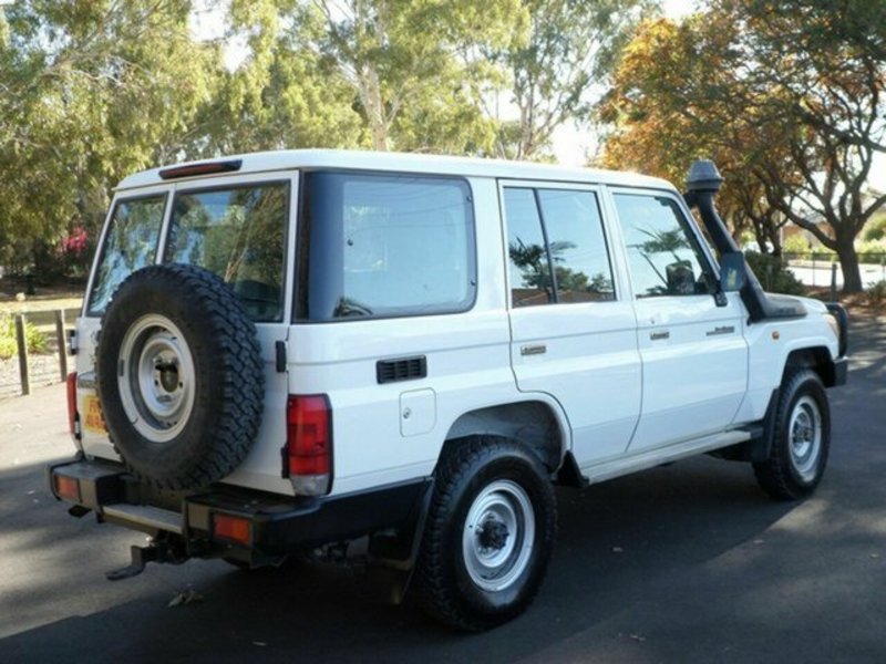 2010 TOYOTA LANDCRUISER Workmate VDJ76R MY10