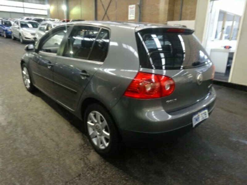 2005 VOLKSWAGEN GOLF 2.0 FSI COMFORTLINE 1K