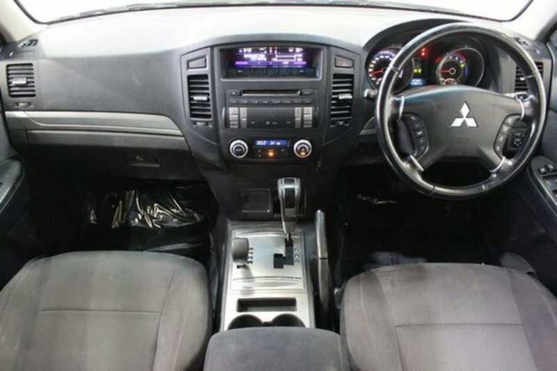 2011 MITSUBISHI PAJERO GLX LWB (4x4) NW MY12