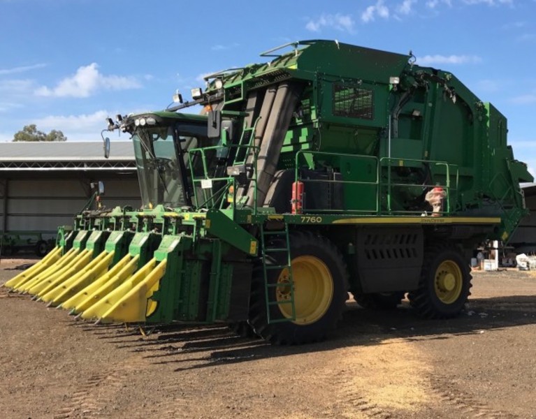 JOHN DEERE 7760 Harvester