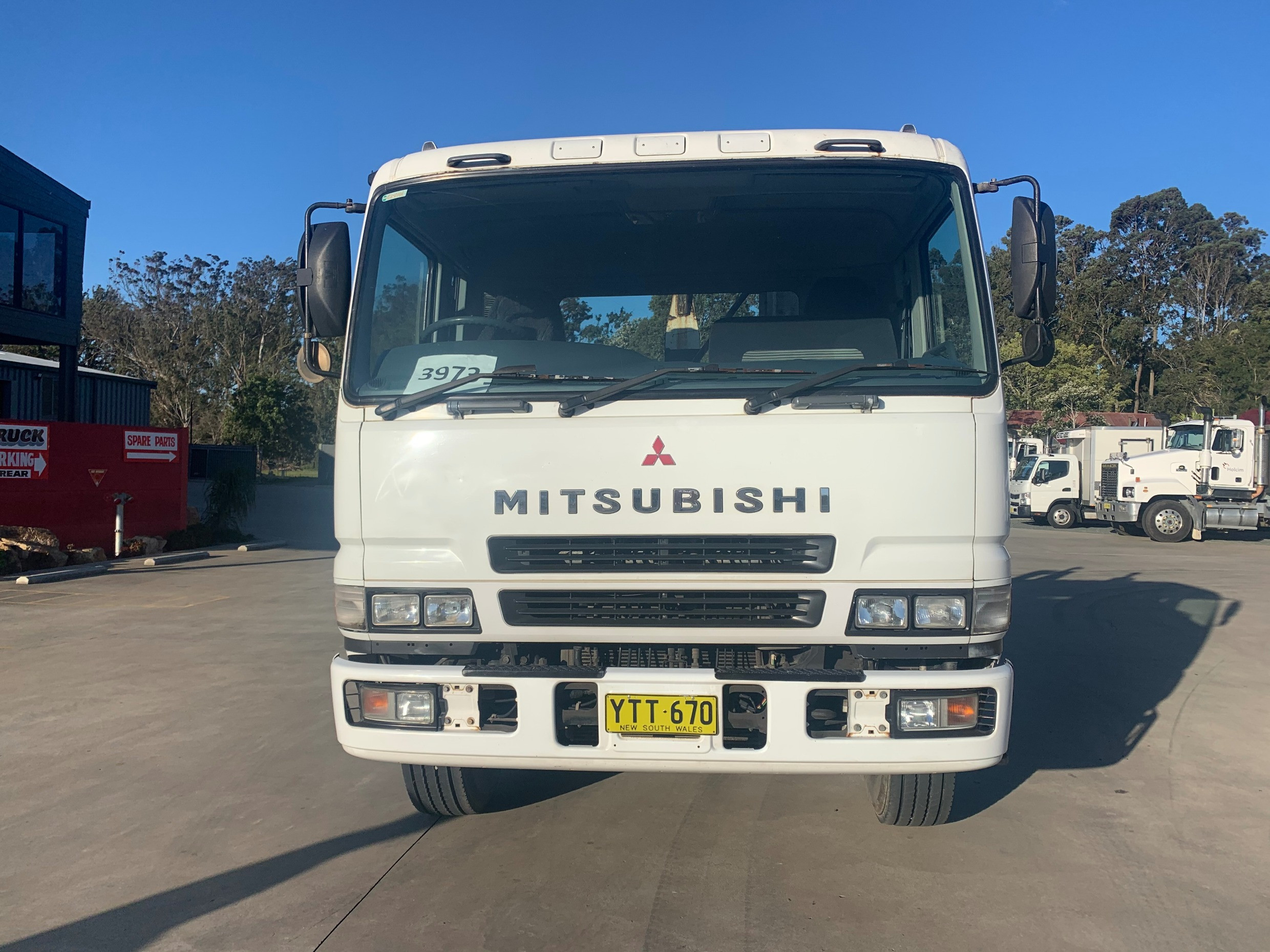2002 MITSUBISHI 8X4 MANUAL HOOKLIFT/BI FOLD TRUCK