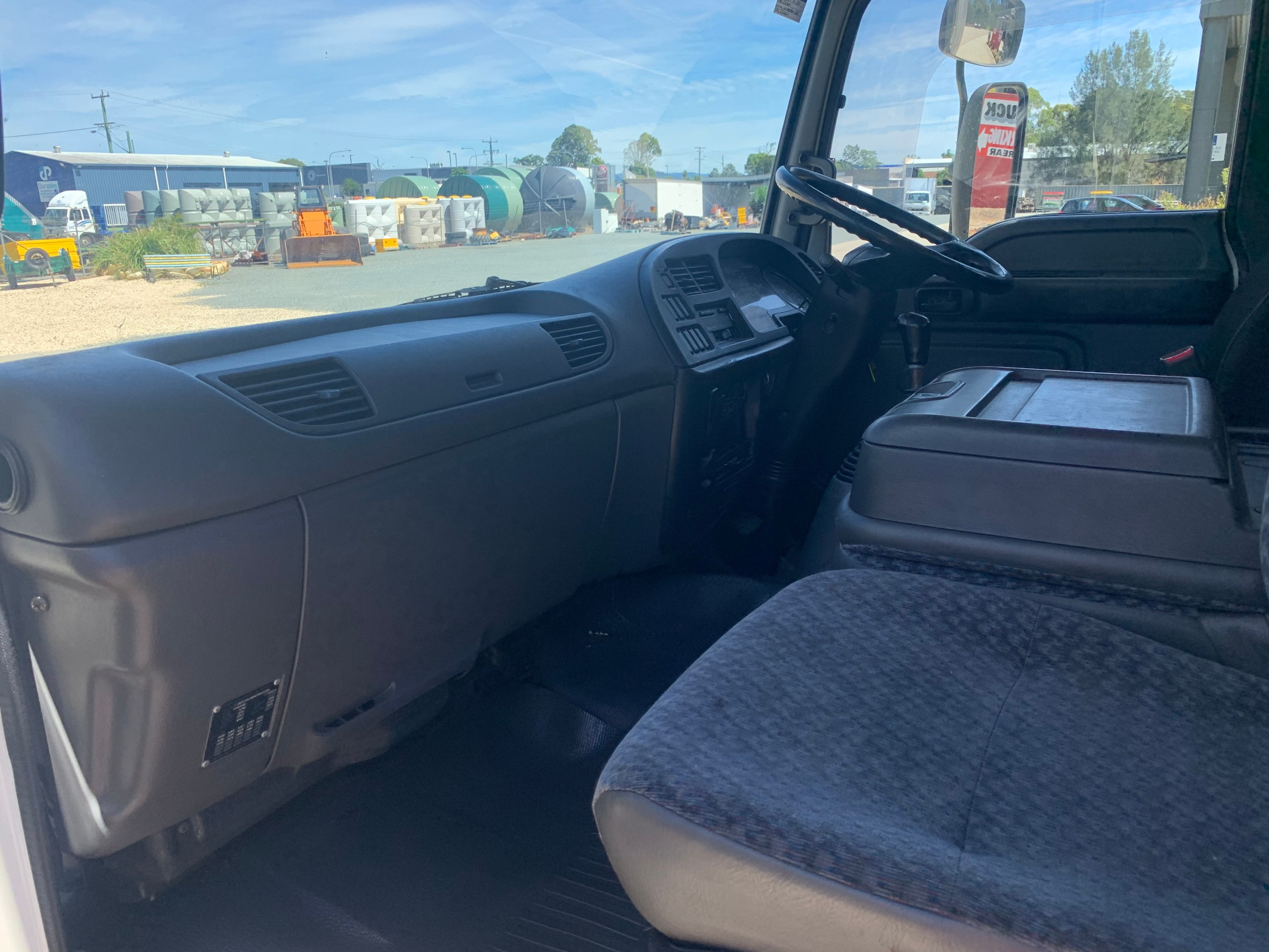 2006 ISUZU FRR525 MANUAL PANTECH TRUCK