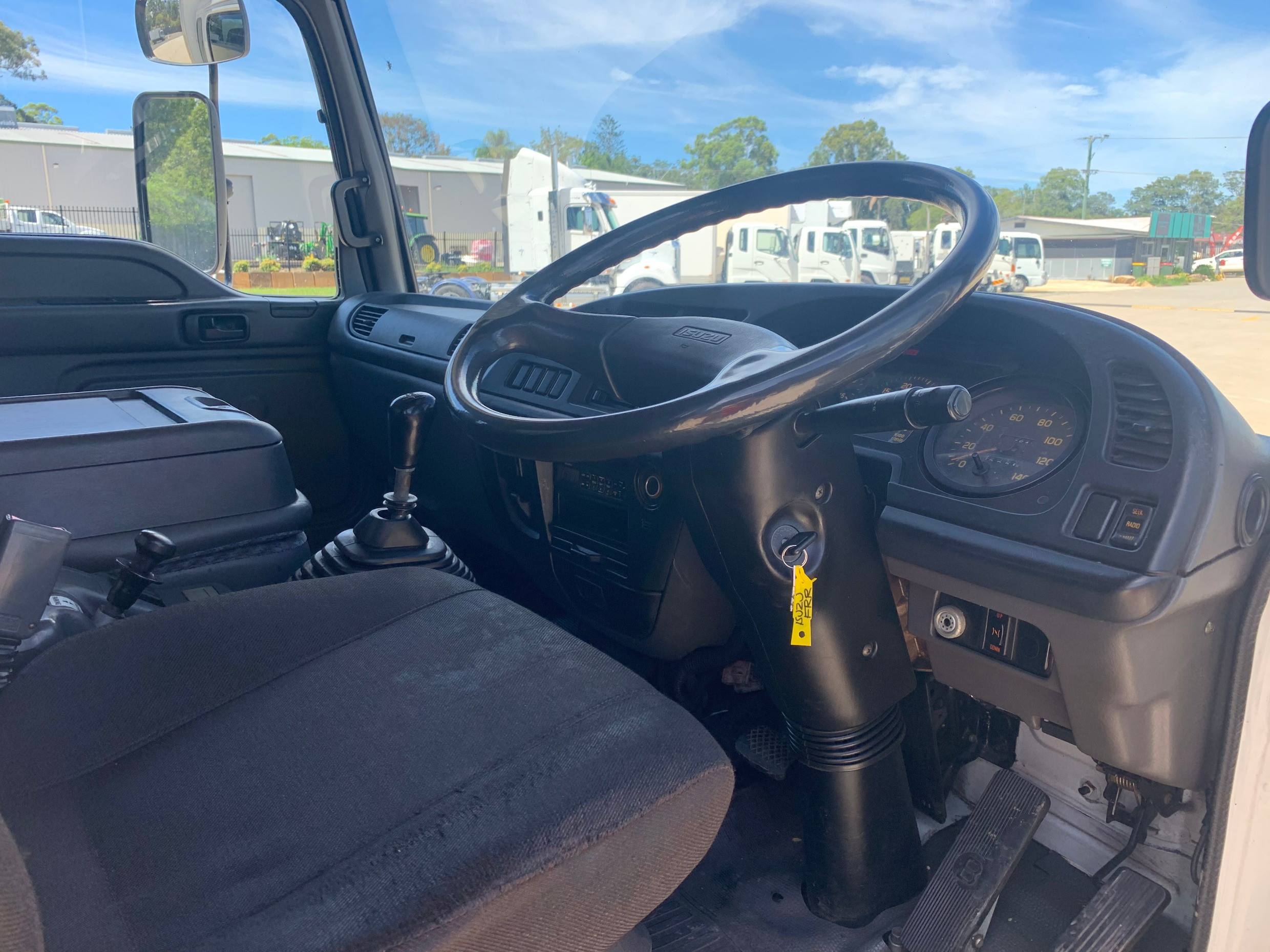 2006 ISUZU FRR525 MANUAL PANTECH TRUCK