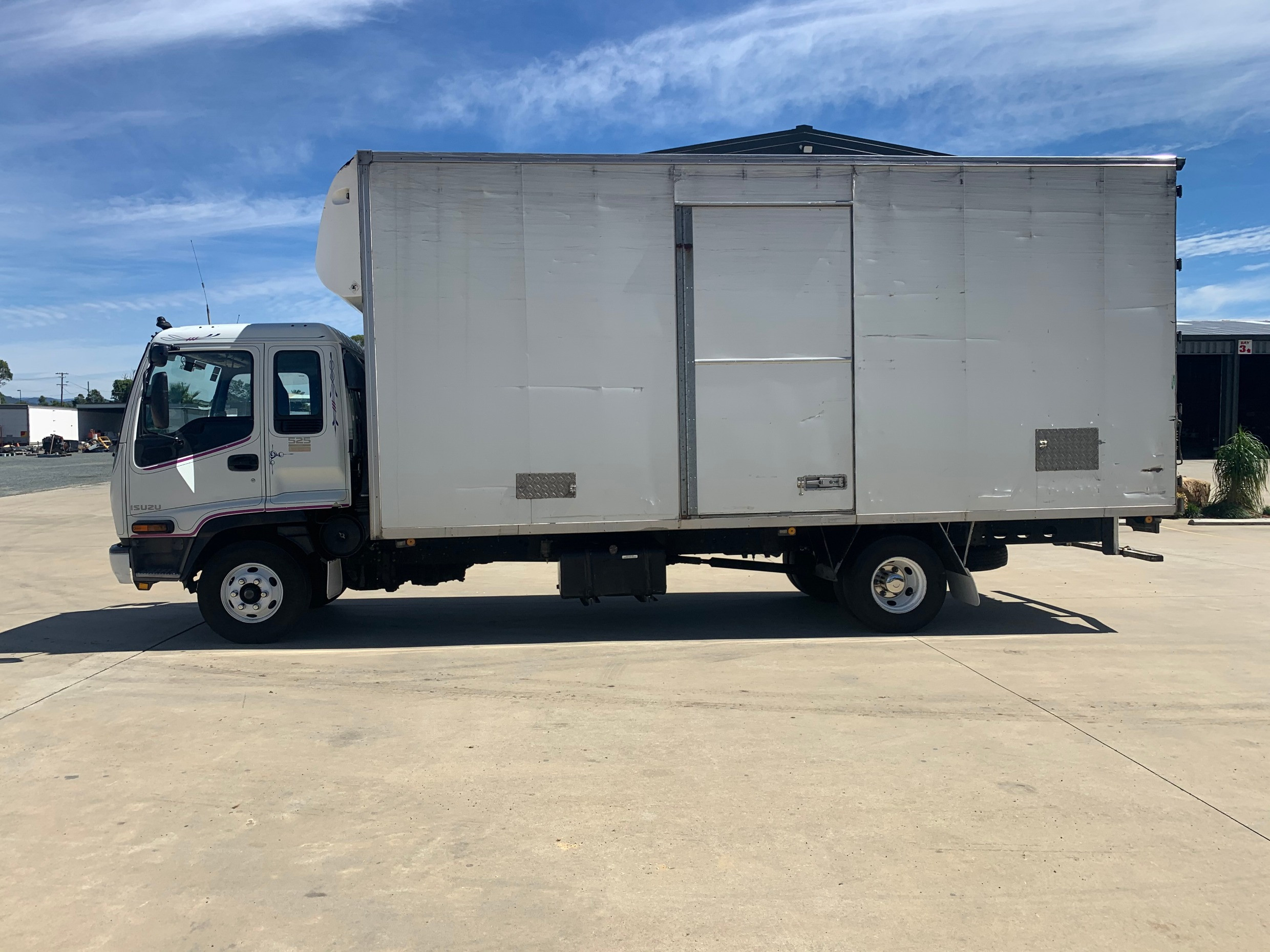 2006 ISUZU FRR525 MANUAL PANTECH TRUCK