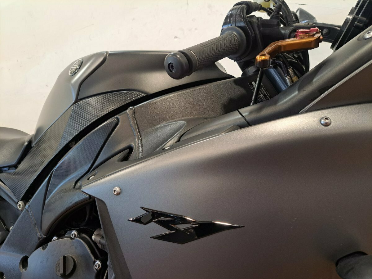 2011 YAMAHA YZF-R1 SPORTS