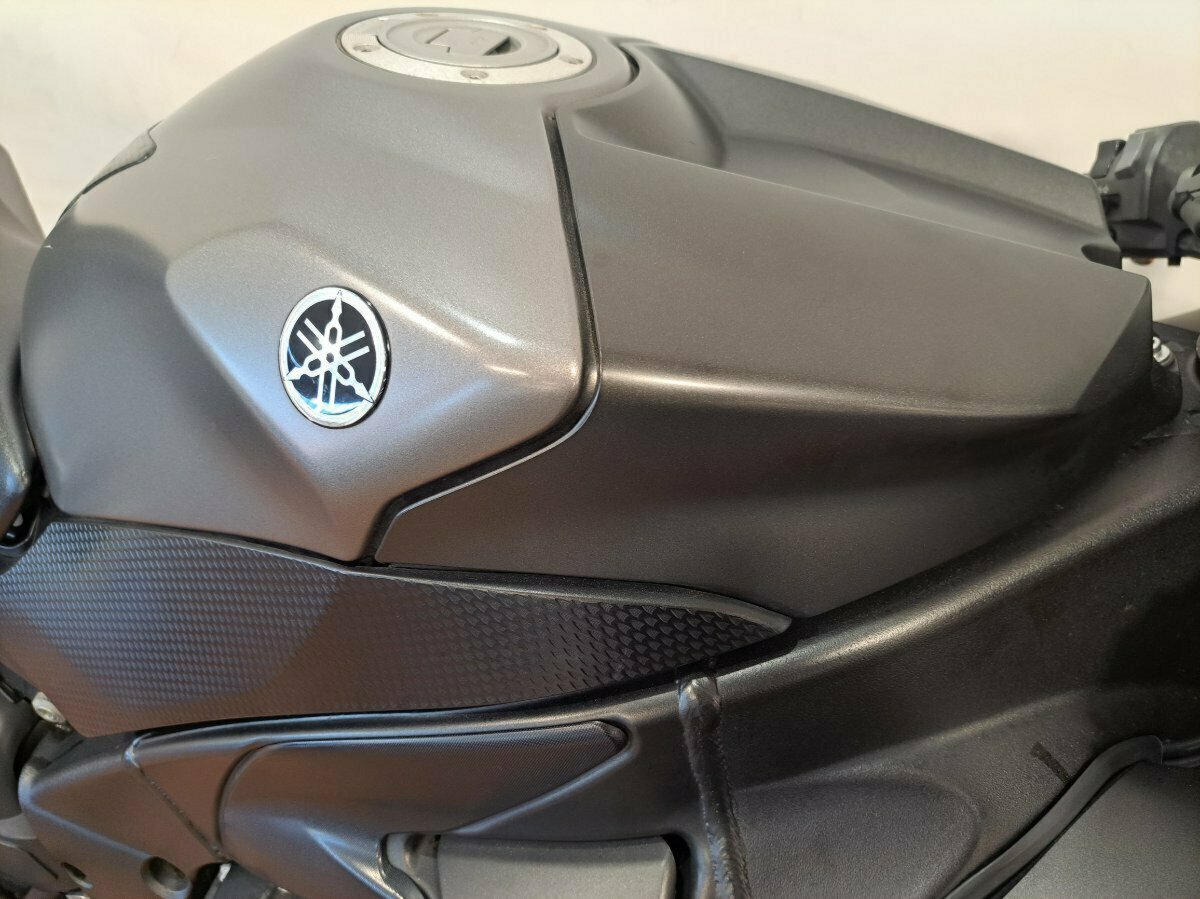 2011 YAMAHA YZF-R1 SPORTS