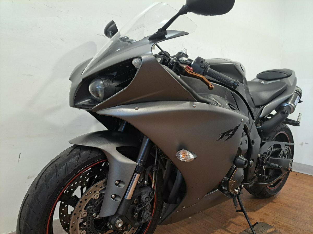 2011 YAMAHA YZF-R1 SPORTS
