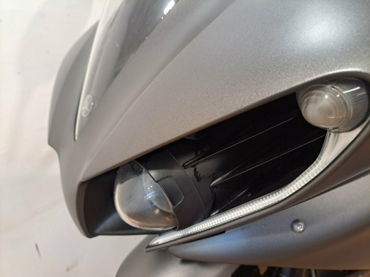 2011 YAMAHA YZF-R1 SPORTS