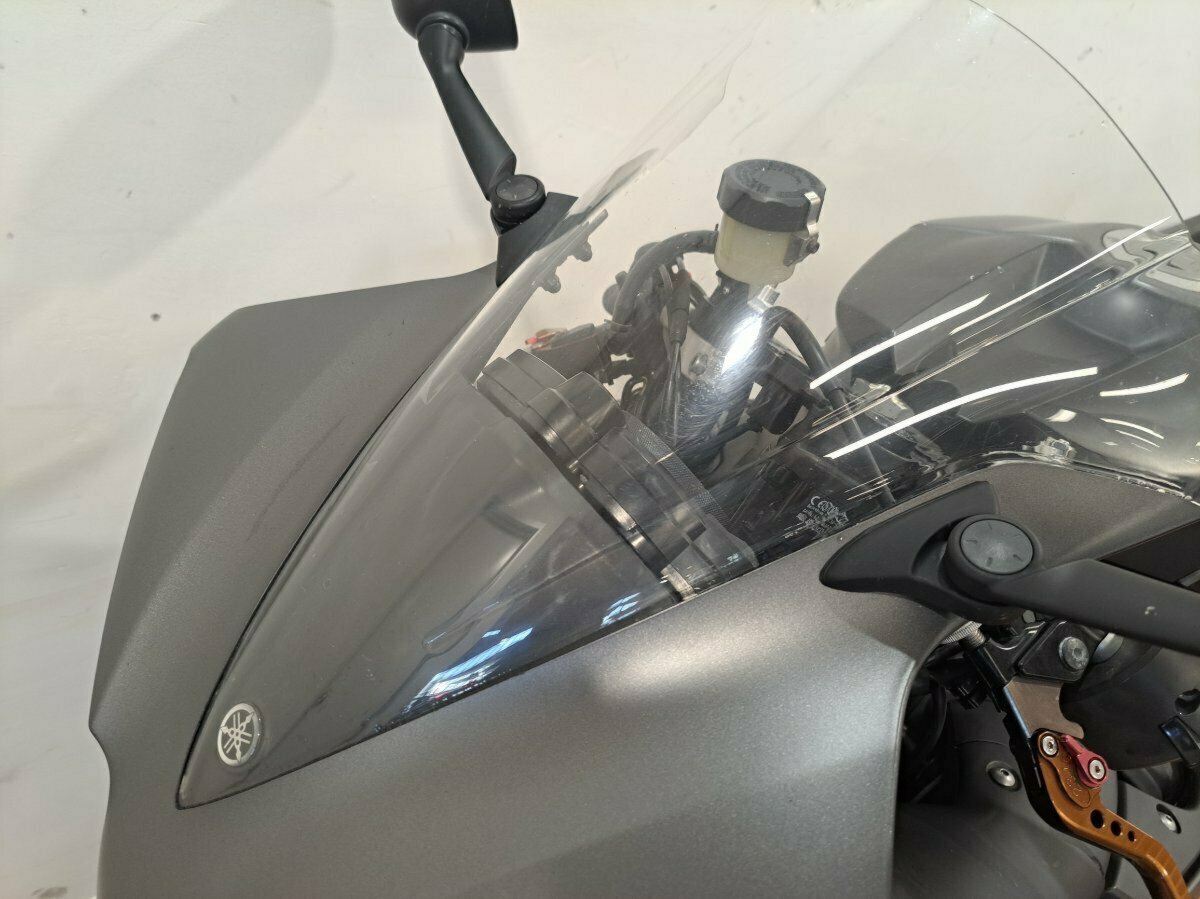 2011 YAMAHA YZF-R1 SPORTS