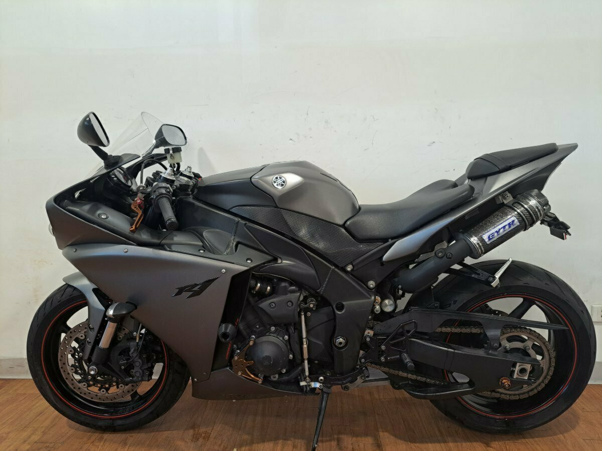 2011 YAMAHA YZF-R1 SPORTS