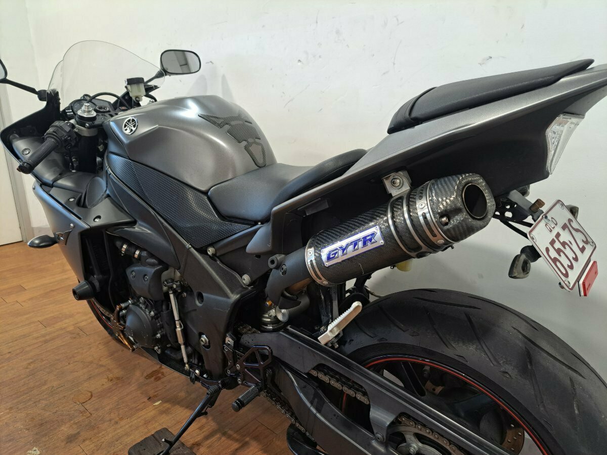 2011 YAMAHA YZF-R1 SPORTS