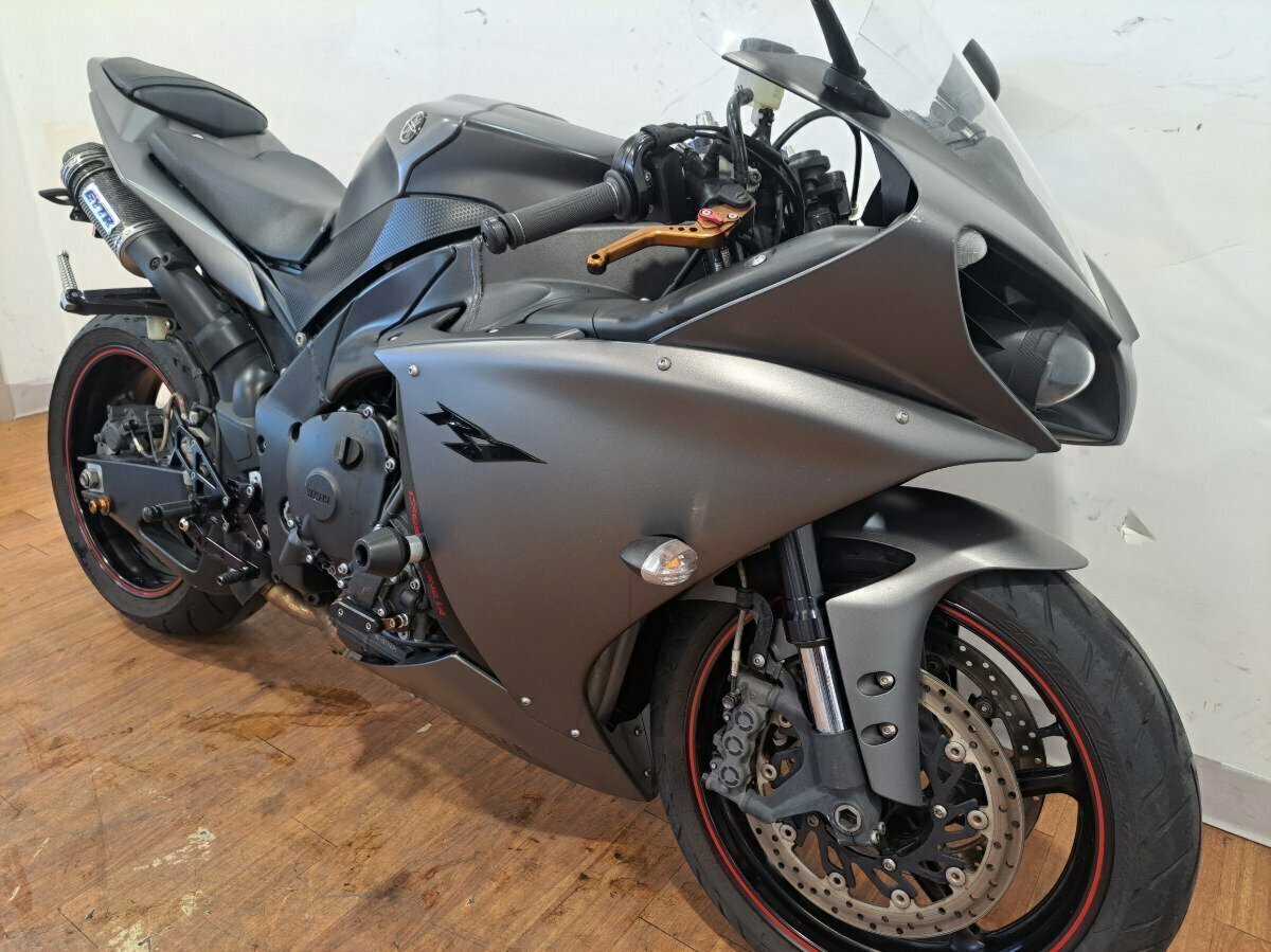 2011 YAMAHA YZF-R1 SPORTS
