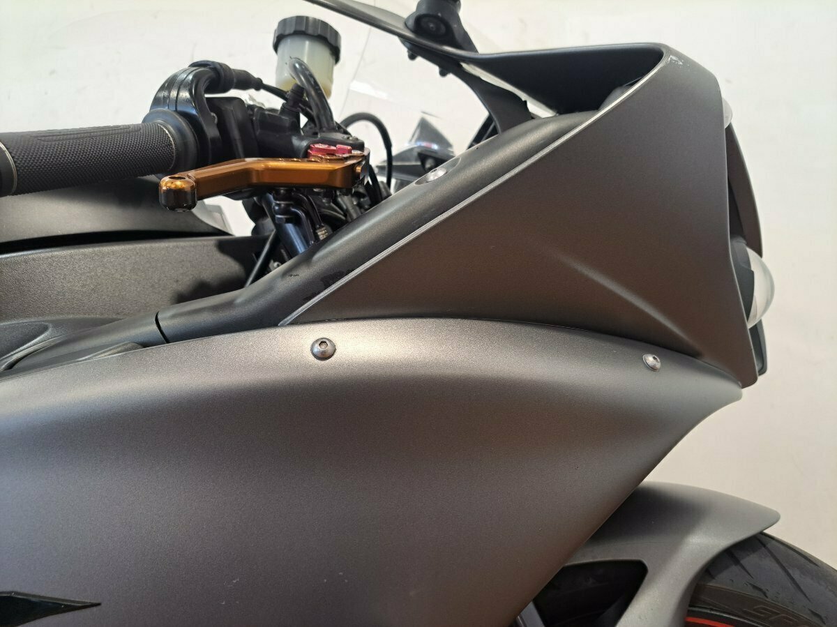 2011 YAMAHA YZF-R1 SPORTS