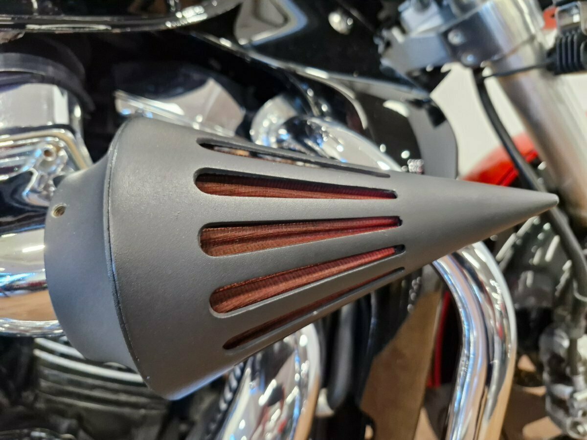 2010 SUZUKI VZR 1800 BOULEVARD (M109R) CRUISER