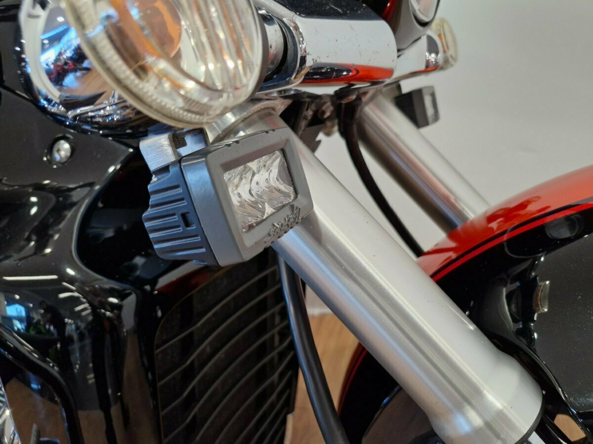 2010 SUZUKI VZR 1800 BOULEVARD (M109R) CRUISER