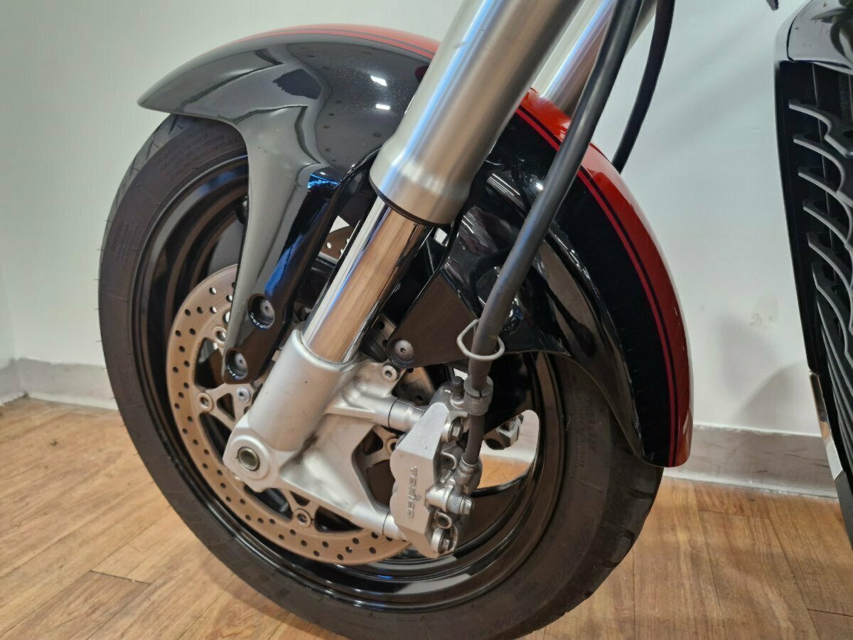 2010 SUZUKI VZR 1800 BOULEVARD (M109R) CRUISER