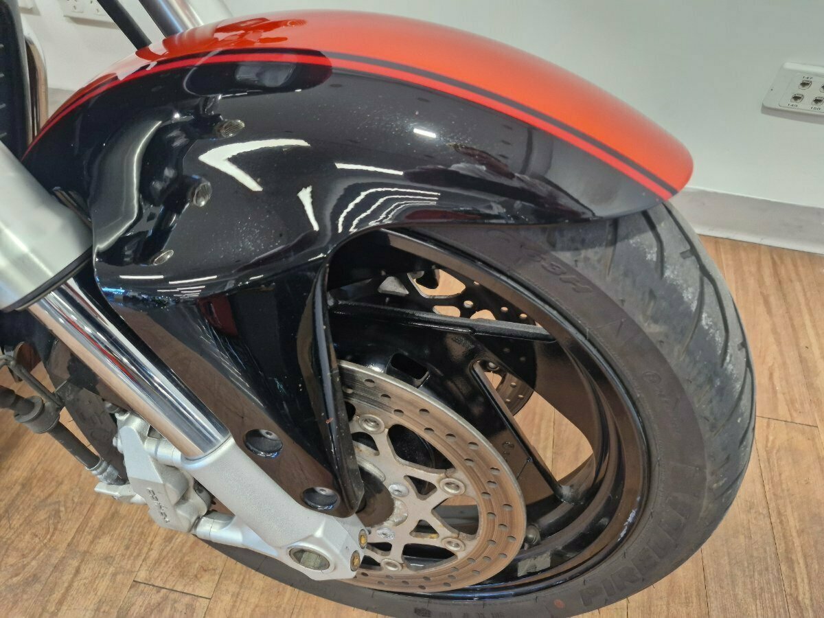 2010 SUZUKI VZR 1800 BOULEVARD (M109R) CRUISER