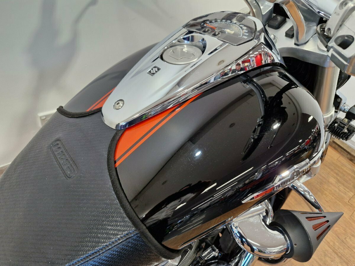 2010 SUZUKI VZR 1800 BOULEVARD (M109R) CRUISER