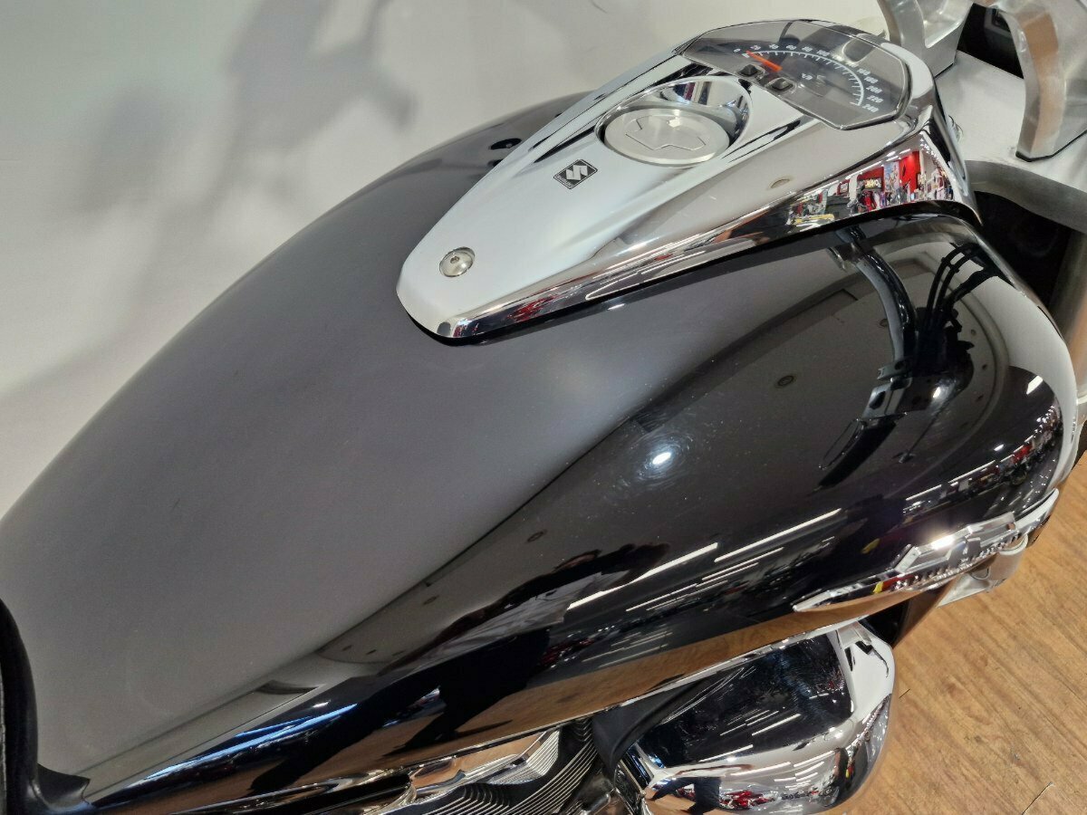 2010 SUZUKI VZR 1800 BOULEVARD (M109R) CRUISER