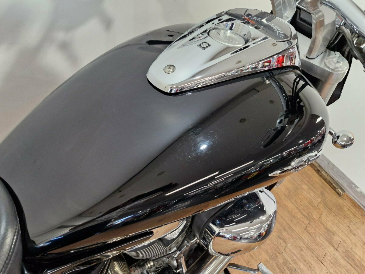 2010 SUZUKI VZR 1800 BOULEVARD (M109R) CRUISER