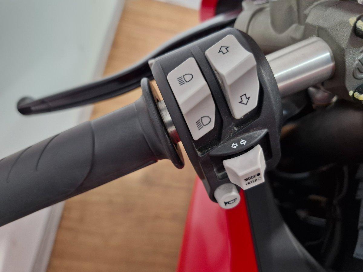 2023 DUCATI PANIGALE V2 SPORTS