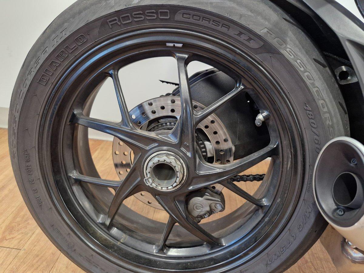 2023 DUCATI PANIGALE V2 SPORTS