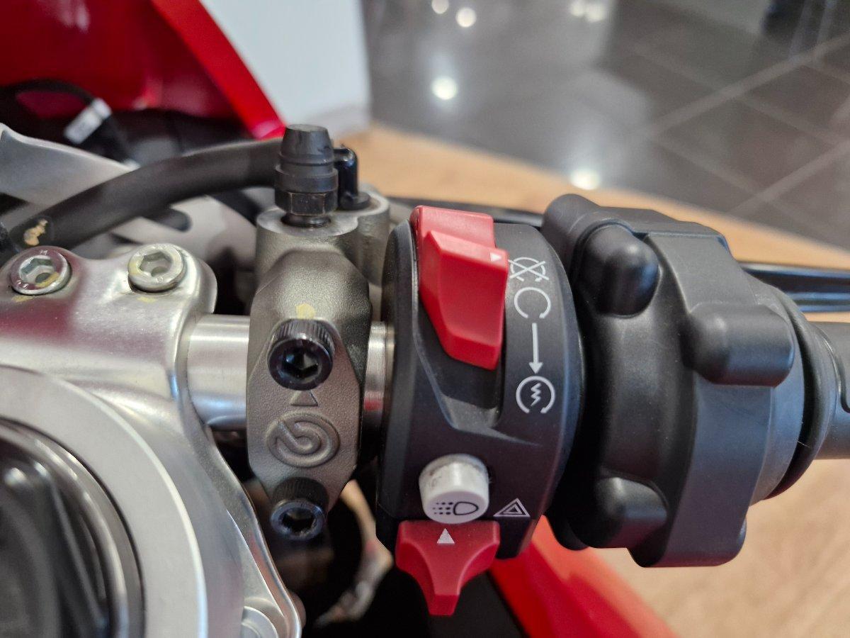 2023 DUCATI PANIGALE V2 SPORTS