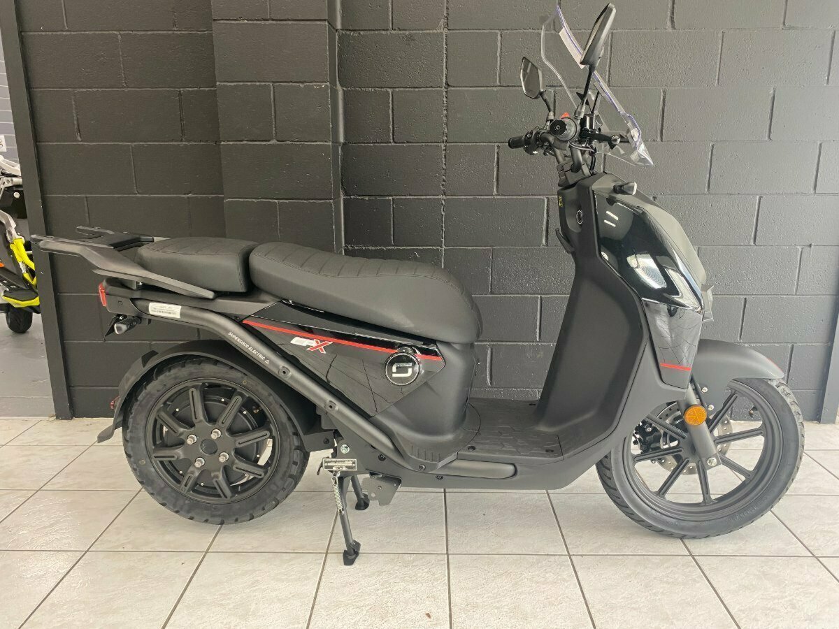 2022 SUPER SOCO CPX SCOOTER