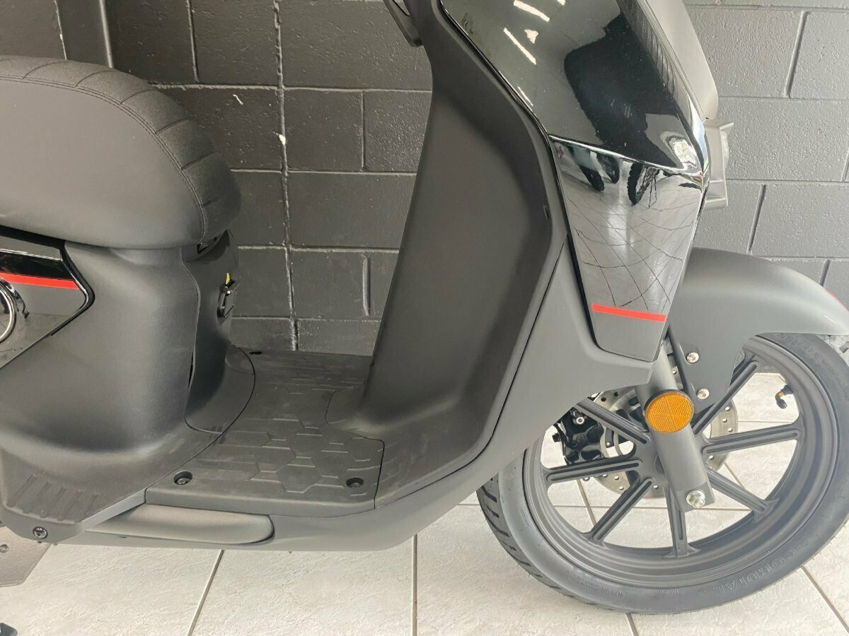 2022 SUPER SOCO CPX SCOOTER