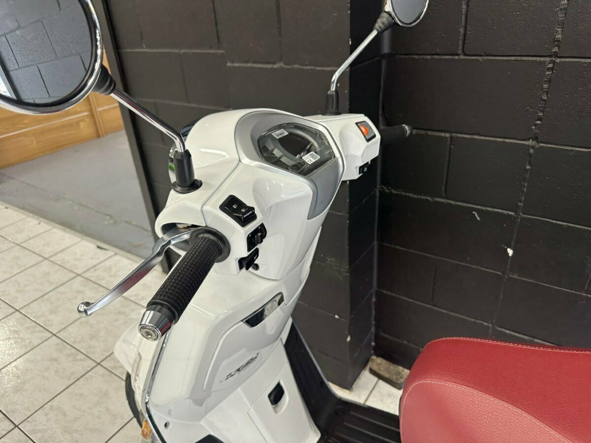 2023 KYMCO LIKE 150 R ABS CONTINUOUS VARIABLE TRANSMISSION SCOOTER