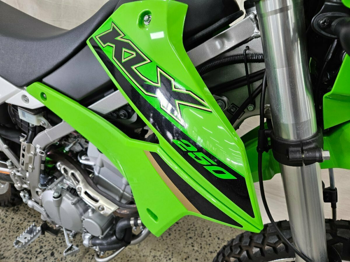 2022 KAWASAKI KLX250 ENDURO